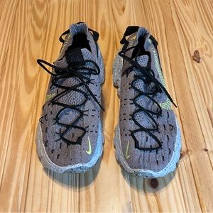 Nike Men's Gray and Green Athletic Shoes